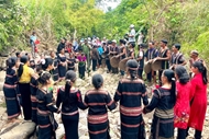 Forest thanksgiving ritual of Jrai people